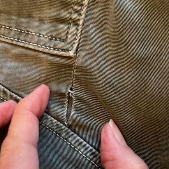 J Brand women’s size 24 green cargo pants - Picture 6 of 6